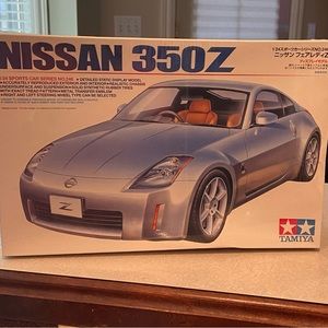 Tamiya 1:24 scale Nissan 350Z model kit